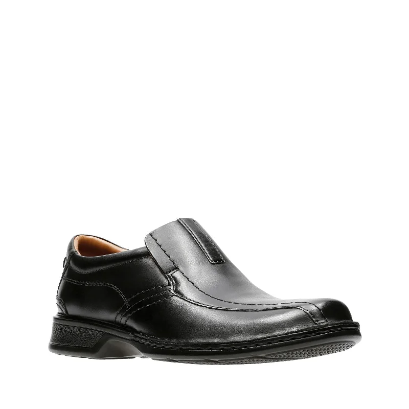 Men's loafers with a memory foam insoleClarks - Mens Escalade Step Shoe