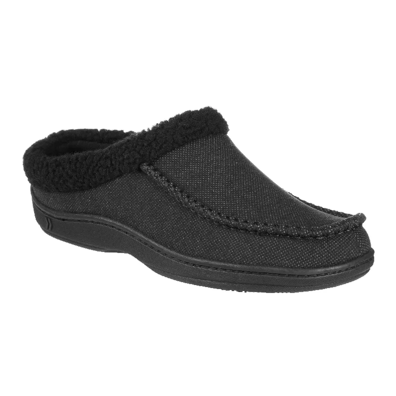 Men's slippers with a logo patch on the sideMen's Brushed Knit Plaid Lewis Clog Slippers