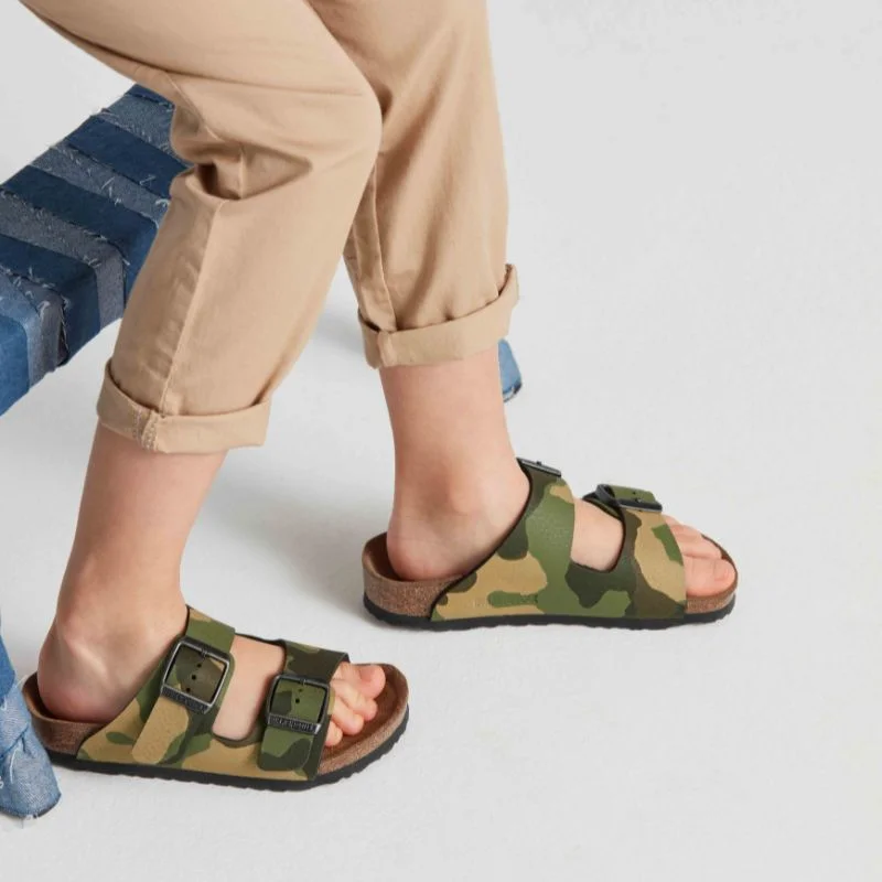 Men's sandals with a buckle closureBirkenstock Arizona Narrow Kids Desert Soil