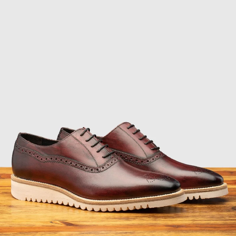 Men's Oxford shoes with a smooth leather upper and a leather soleCalzoleria Toscana Onice Two-Piece Oxford -Q548