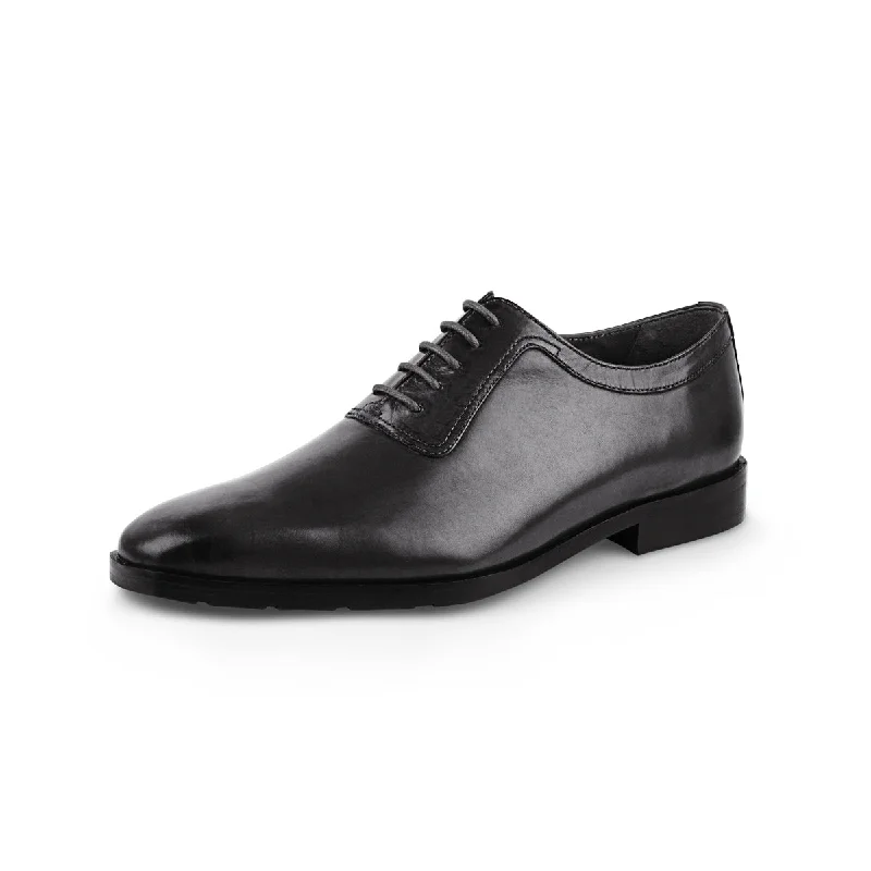 Men's Oxford shoes with a wingtip design and leather soleMacau - Calfi Crust - Black