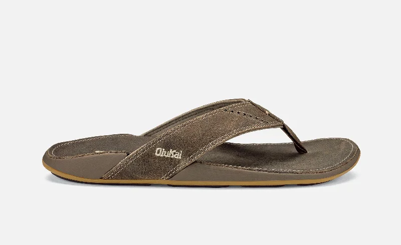 Men's sandals with a durable outer soleOlukai Nui