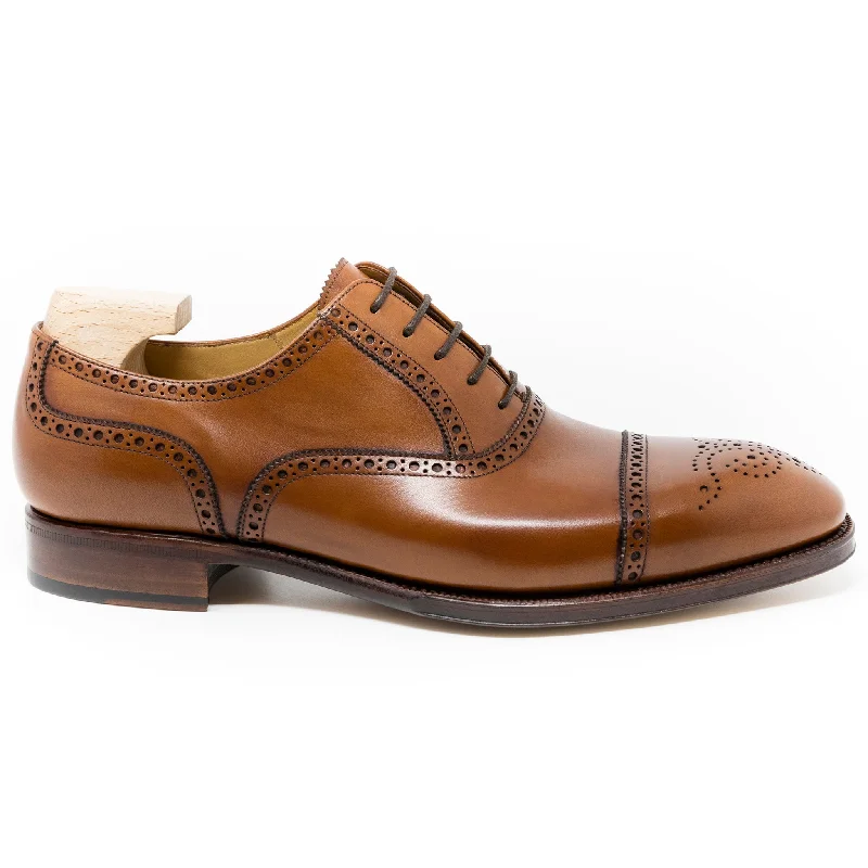 Brogue - perforated men's Oxfords for a traditional lookNewman