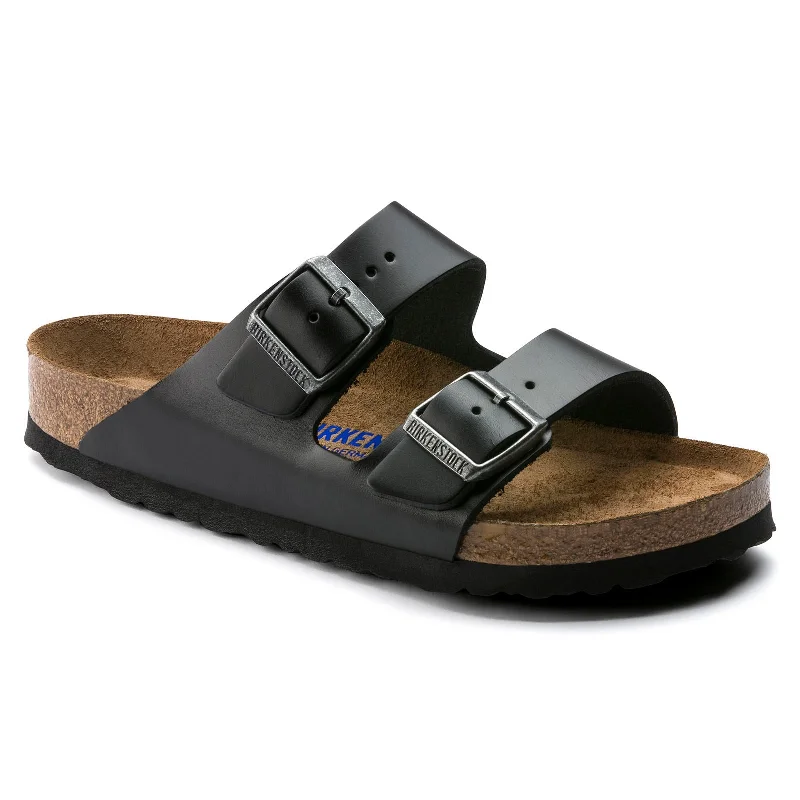 Men's sandals with a perforated leather upper for ventilationBirkenstock Arizona Soft Footbed - Leather