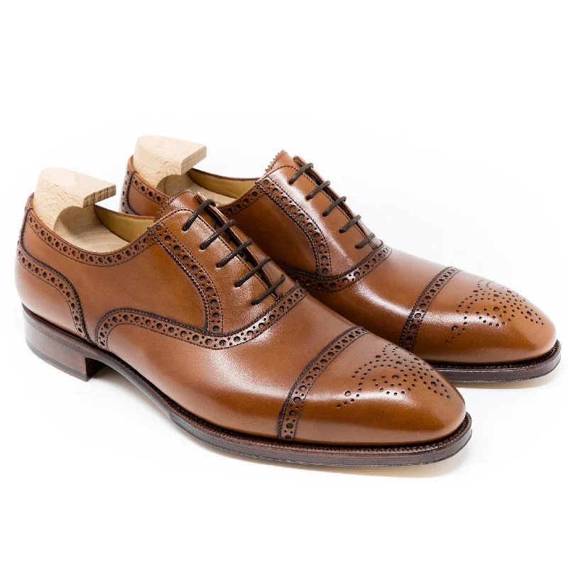 Men's Oxford shoes with a buckle closure and a pointed toeNEWMAN