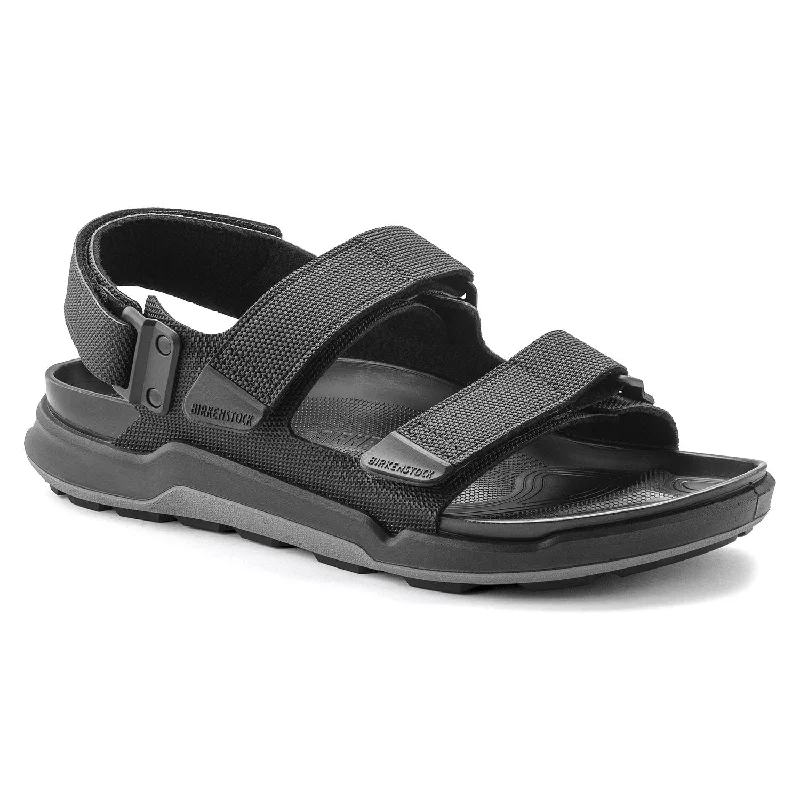 Men's sandals in a neutral color like black or brownMen's sandals in a neutral color like black or brownTatacoa - Futura Black