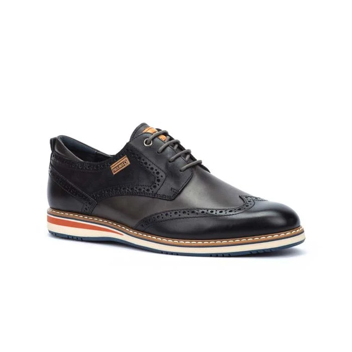 Men's Oxfords with a low - heeled design and a square toeMens Pikolinos Avila Wingtip in Black