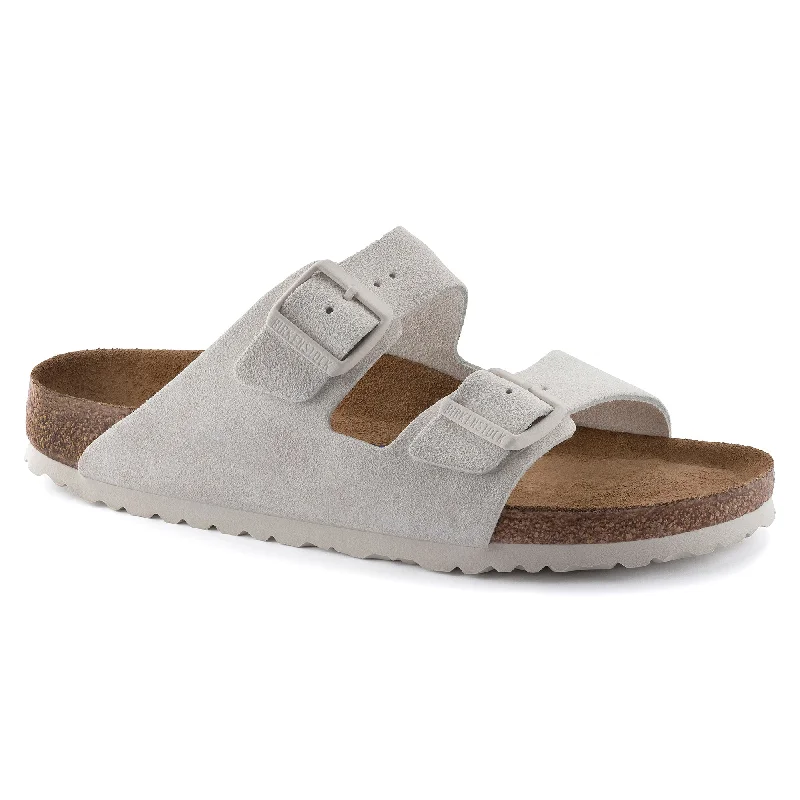 Men's sandals with a contrast stitching detailBirkenstock Arizona Suede Soft Footbed