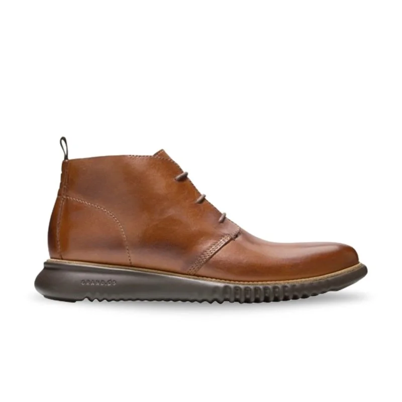 Men's Oxford shoes with a shock - absorbing insole and a leather liningCole Haan Men's 2.Zerogrand Chukka - British Tan/Java