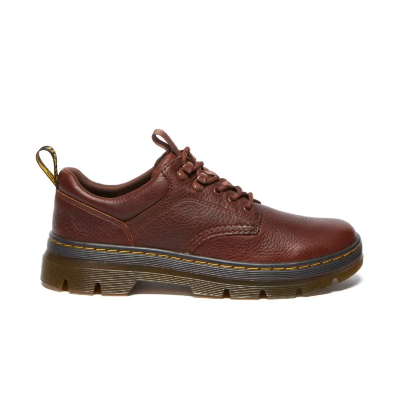 Men's Oxford shoes with a buckle closure and a pointed toeDr. Martens Reeder Leather - Cashew Ambassador