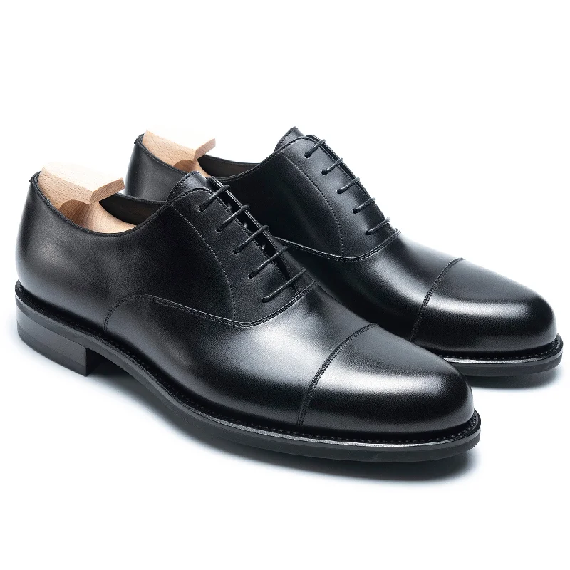 Men's leather Oxford shoes with a plain toeADAM