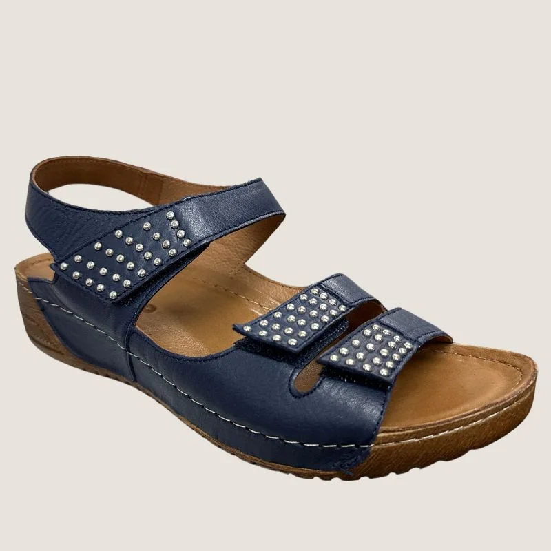 Men's sandals with a durable outer soleAdesso Loretta Sandal