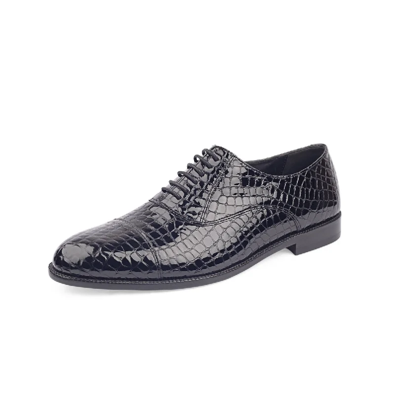 Brogue - perforated men's Oxfords for a traditional lookOttawa - Maggie - Black