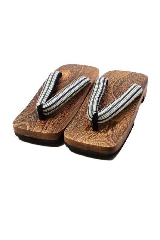 Men's sandals with a decorative buckle or charmMen's sandals with a decorative buckle or charmMen Geta : Large / L-24