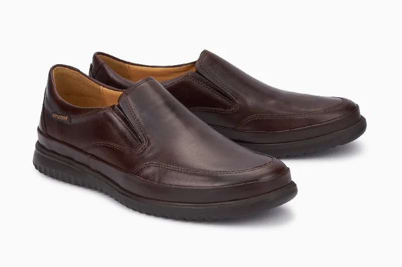 Men's loafers with a stretchy side panel for a better fitMephisto Twain