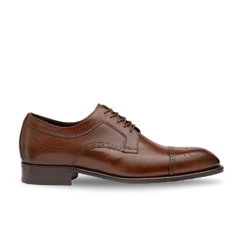 Men's Oxfords with a low - heeled design and a square toeJohnston & Murphy Men's Ellsworth Cap Toe - Brown