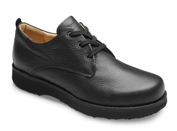 Men's Oxfords with a lace - up closure and a narrow fitSamuel Hubbard Free  I Samuel Hubbard, Black Leather