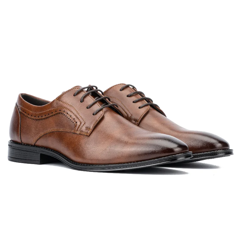 Men's Oxfords with a lace - up closure and a narrow fitMen's Fletcher Dress Oxford