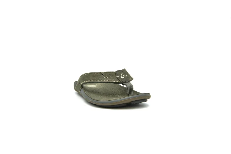 Men's sandals with a buckle closureMen's sandals with a buckle closureOLUKAI NUI THONG