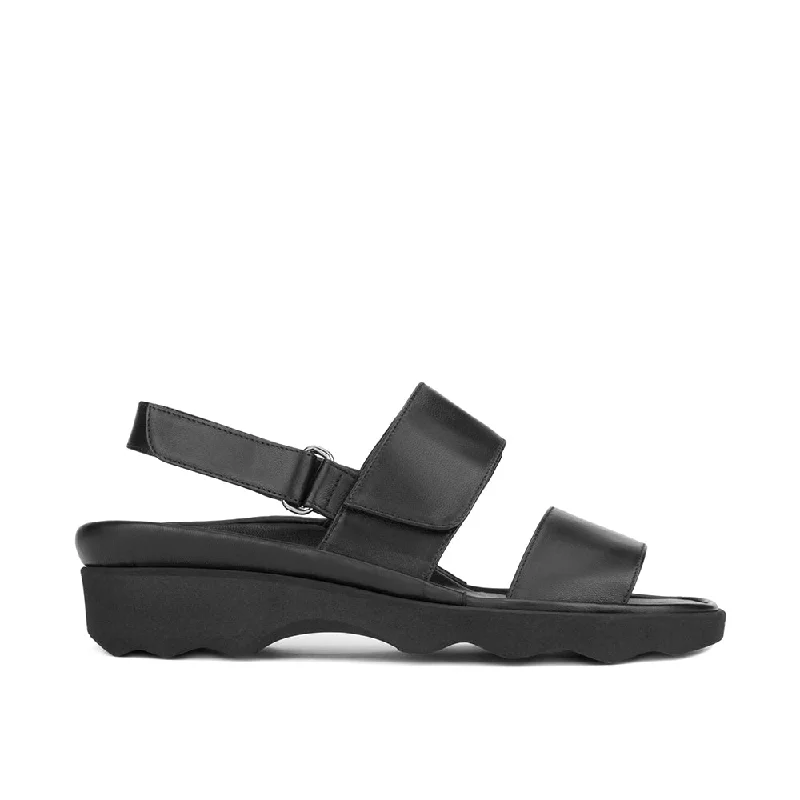 Men's sandals with a flexible sole for easy movementMen's sandals with a flexible sole for easy movementBARTON BLACK LEATHER