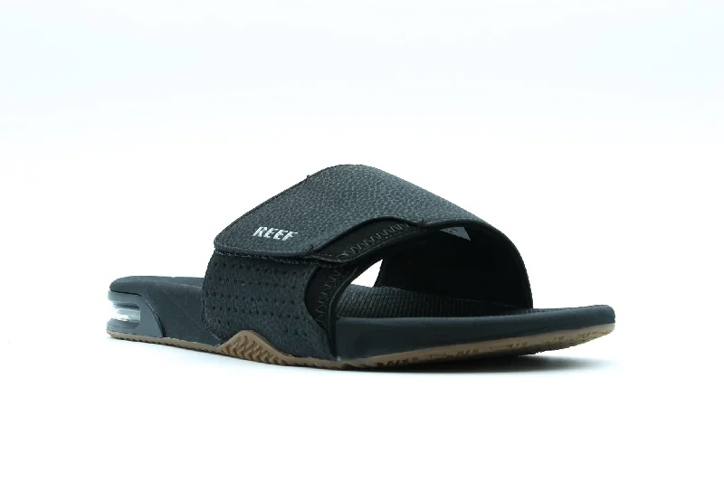 Men's sandals with a contrast stitching detailMen's sandals with a contrast stitching detailREEF Fanning Slide