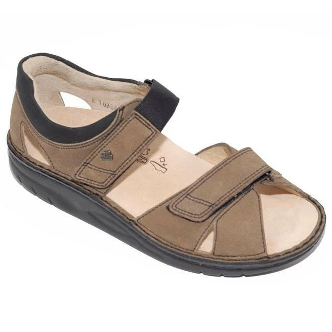 Men's sandals in a neutral color like black or brownMen's sandals in a neutral color like black or brownFinn Comfort Samara