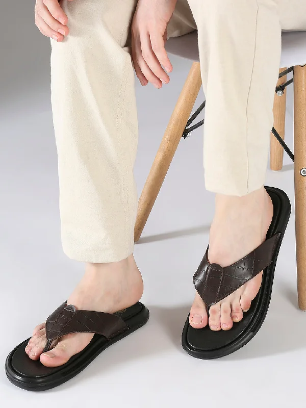 Men's sandals with a durable outer soleMen's sandals with a durable outer soleMen Brown Textured Casual Comfort Sandals