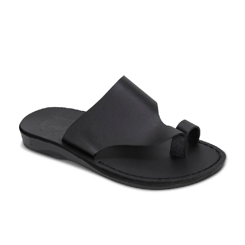 Waterproof men's sandals for water activitiesWaterproof men's sandals for water activitiesPetra - Leather Toe Strap Sandal | Black