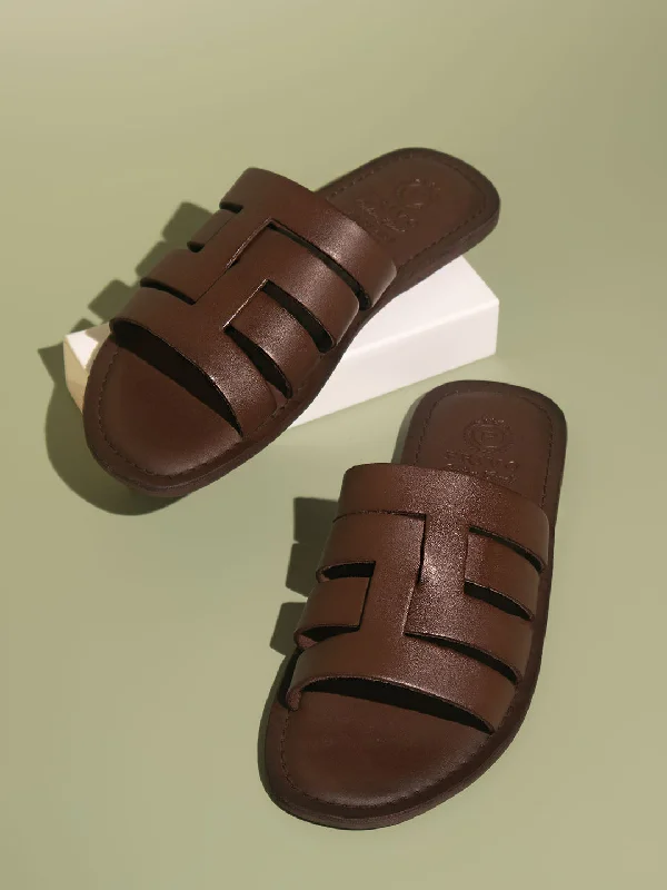 Men's sandals with a padded heelMen's sandals with a padded heelPrivo Brown Strap Casual Sandal For Men