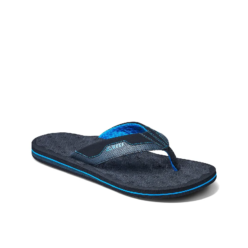 Men's sandals in a neutral color like black or brownMen's sandals in a neutral color like black or brownMens Ripper - Black / Blue