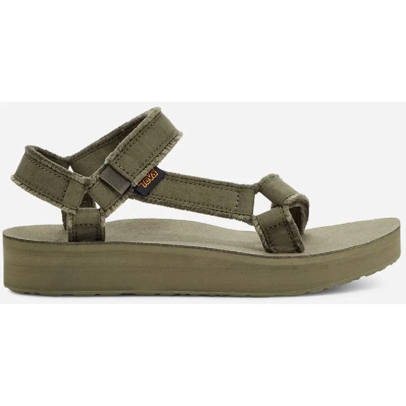 Men's sandals in a neutral color like black or brownMen's sandals in a neutral color like black or brownW Midform Universal Canvas