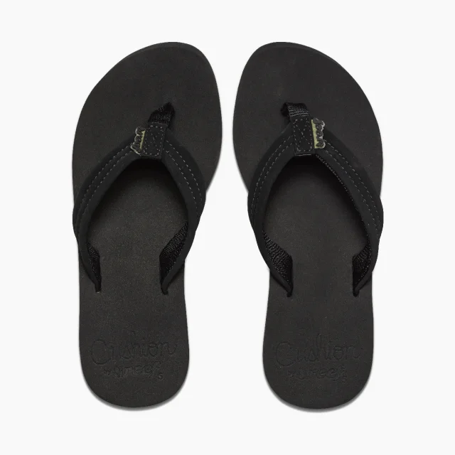 Men's sandals in a neutral color like black or brownMen's sandals in a neutral color like black or brownGirl's Reef Cushion Breeze