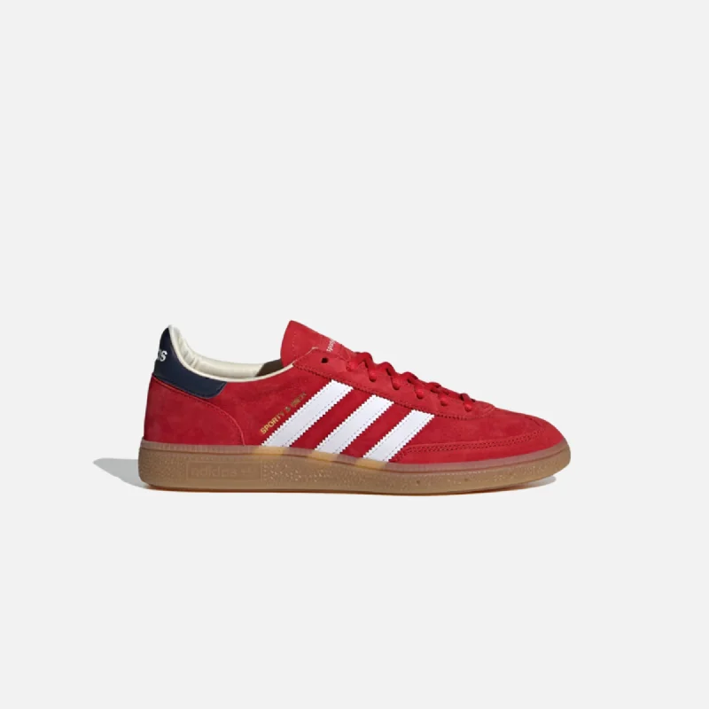 Men's sneaker boots with a mid - ankle heightadidas x Sporty & Rich Handball Spezial - Collegiate Red / Night