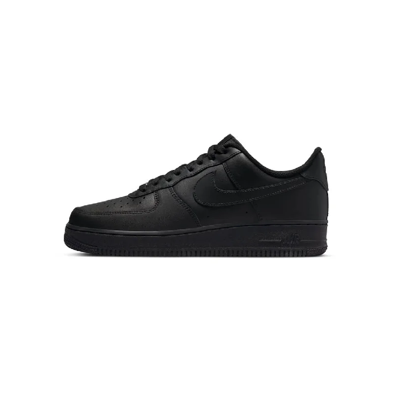 Men's sneakers with a removable insole for easy cleaningNike AF1 Low 07 Triple Black