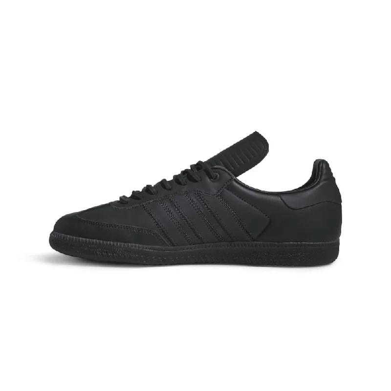 Men's retro - style sneakers inspired by the 80sadidas Samba Pharrell Humanrace Charcoal