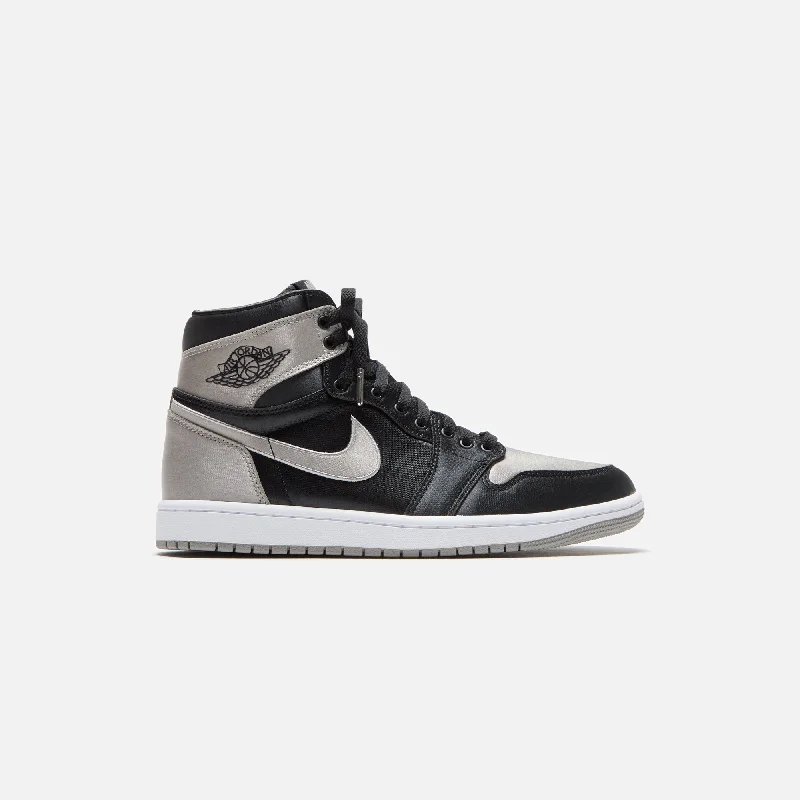 Men's lifestyle sneakers with a premium material constructionJordan WMNS Air Jordan 1 Retro High OG - Black / Medium Grey / White