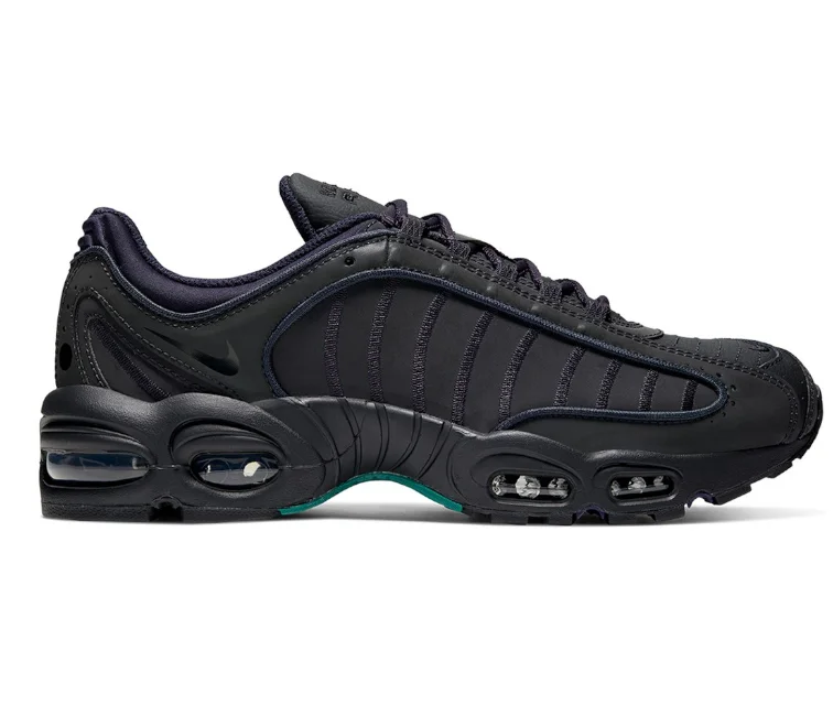 Men's tennis sneakers with a non - slip outsoleMen's Nike Air Max Tailwind IV SP (Black/Reflective)