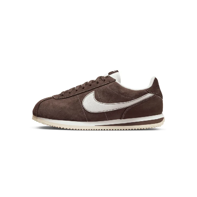 Men's leather - and - mesh combination sneakers for style and functionNike Corte SB Brown