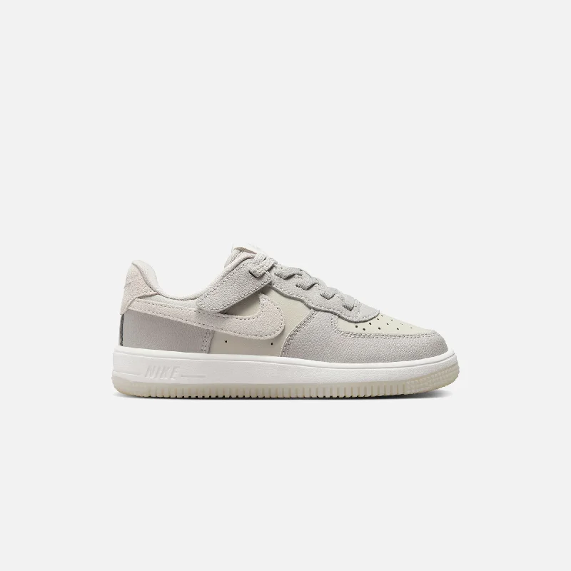 Men's track - and - field sneakers with a spike - compatible soleNike Force 1 Low LV8 Easyon - Light Bone / Summit White / Light Iron Ore