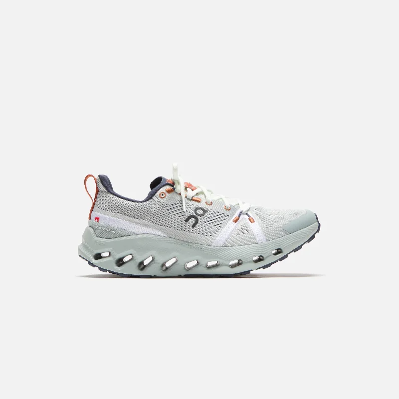 Men's leather - and - mesh combination sneakers for style and functionOn Running Cloudsurfer Trail - Aloe / Mineral