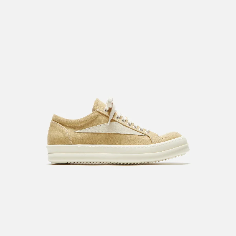 Men's classic white leather sneakers with black lacesRick Owens Vintage Sneakers - Mustard / Milk / Milk Scarpe in Denim