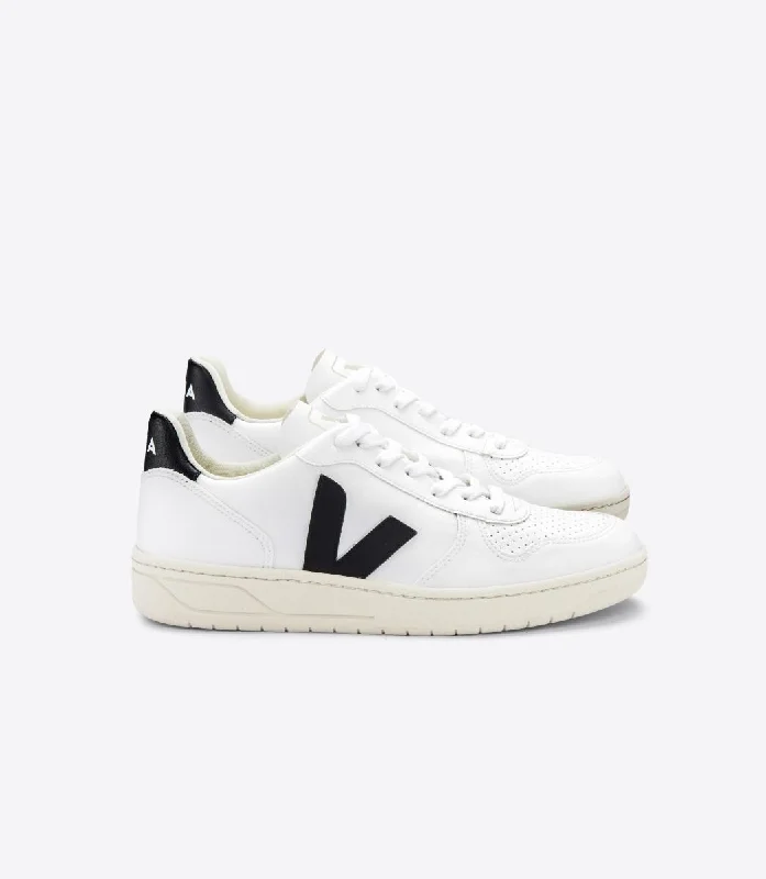 Men's waterproof hiking sneakers with a Gore - Tex liningV-10 Sneaker in White Black from Veja