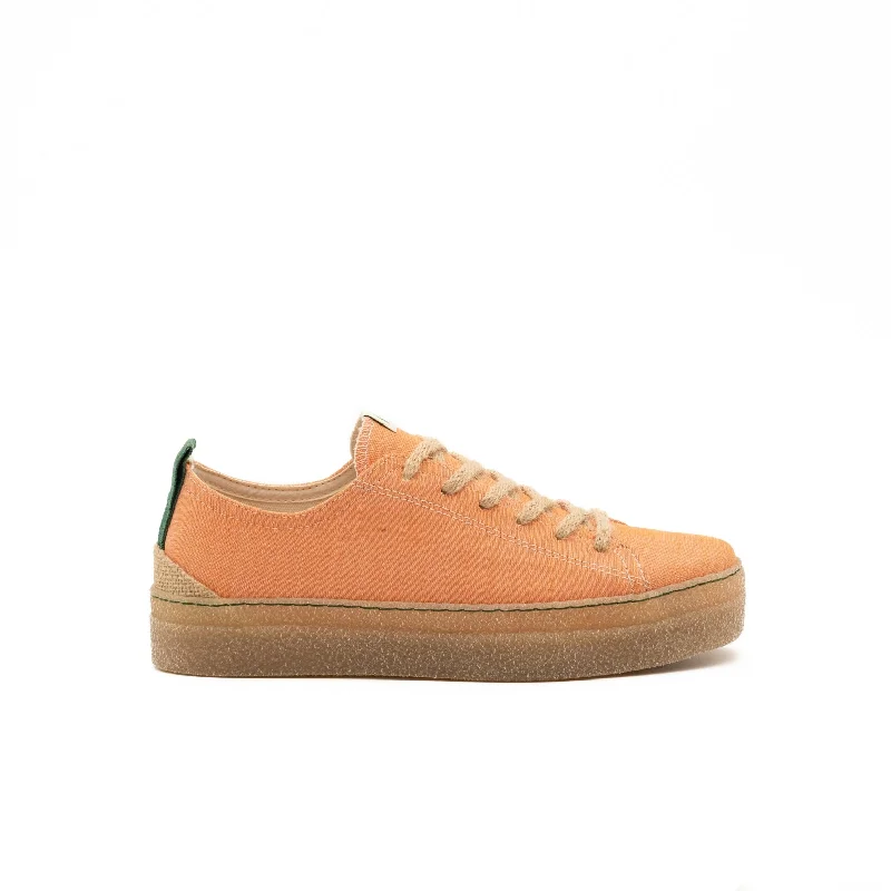 Men's tennis sneakers with a non - slip outsoleVegan sneaker Orange INE005